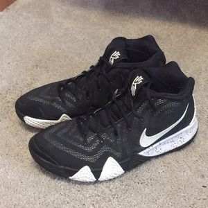 Kyrie 4 basketball shoes